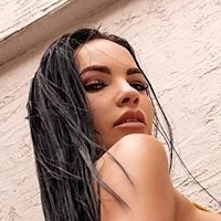 Йесі Наая Оголені